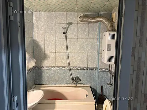 Satılır 2 otaqlı köhnə tikili 50 m²