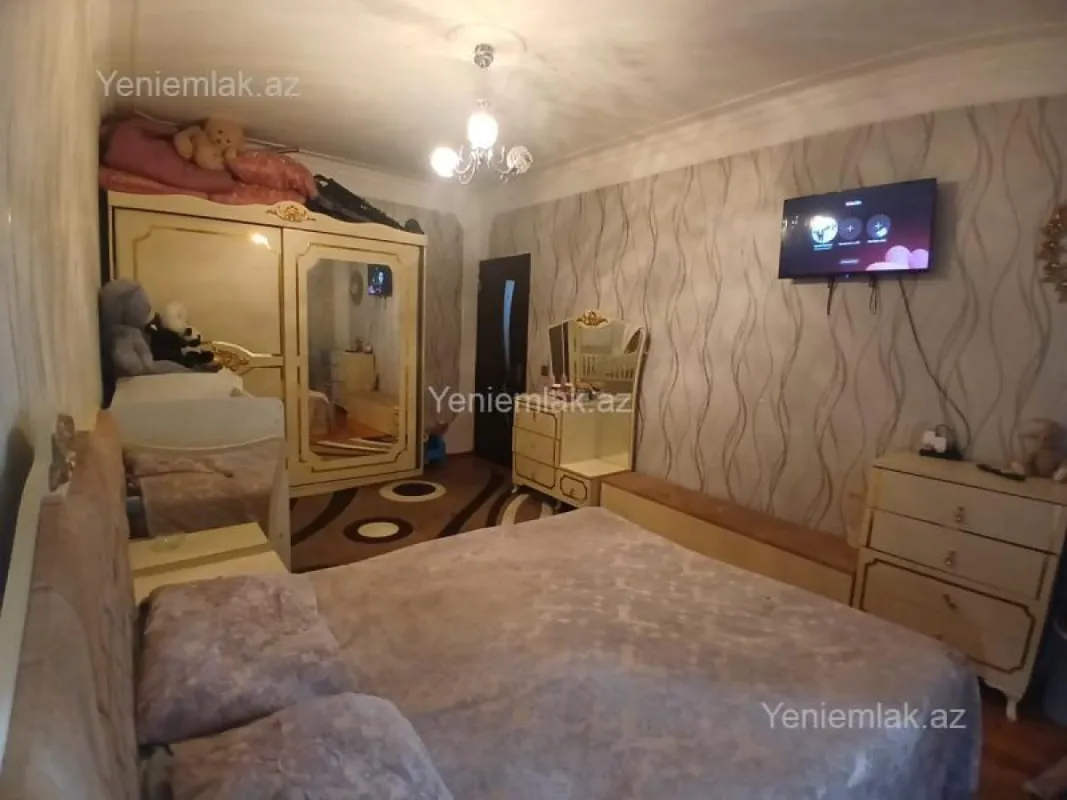 Satılır 3 otaqlı köhnə tikili 80 m²