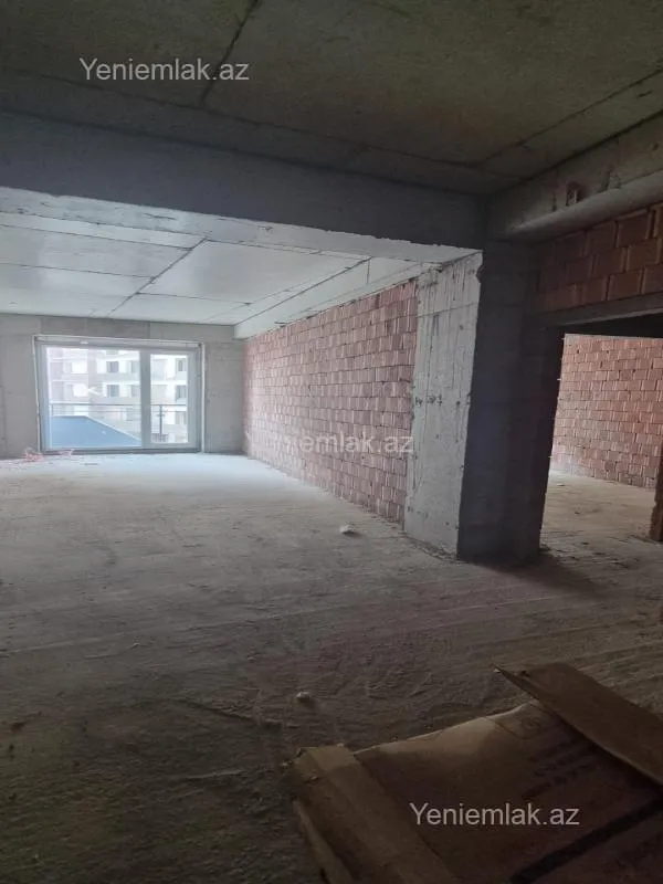 Satılır 3 otaqlı yeni tikili 110 m²