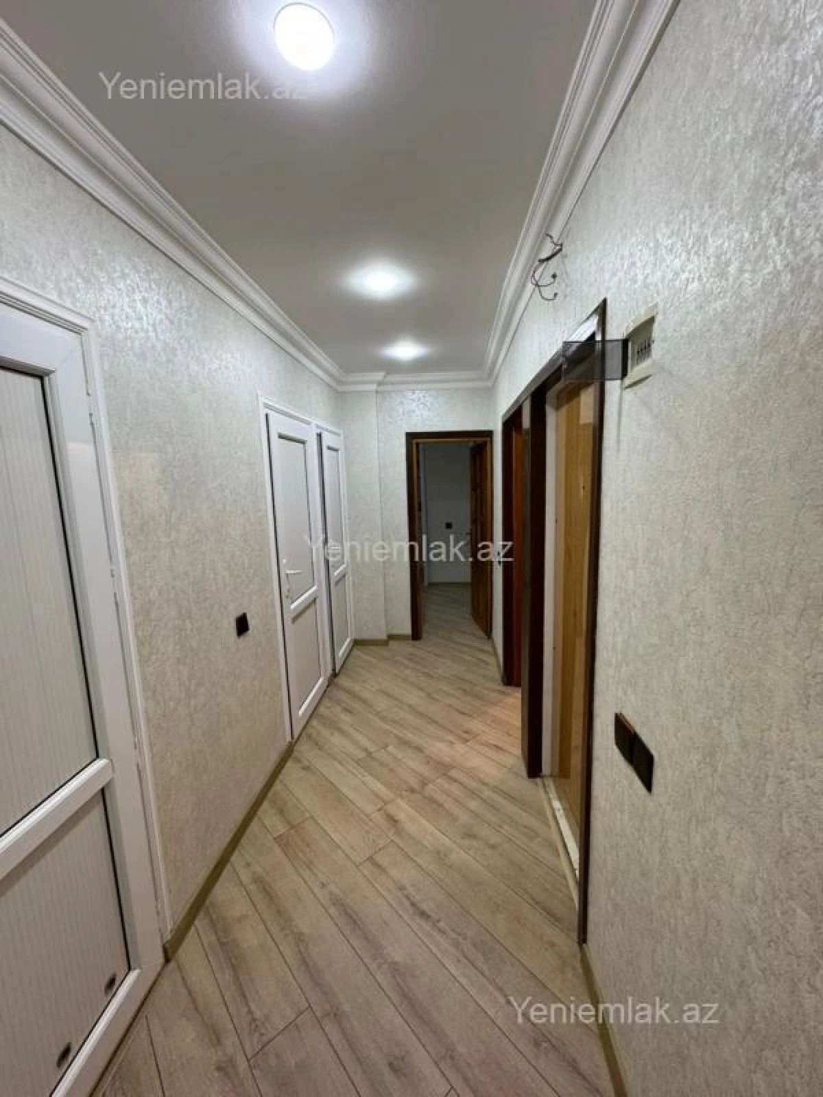 Satılır 2 otaqlı köhnə tikili 60 m²