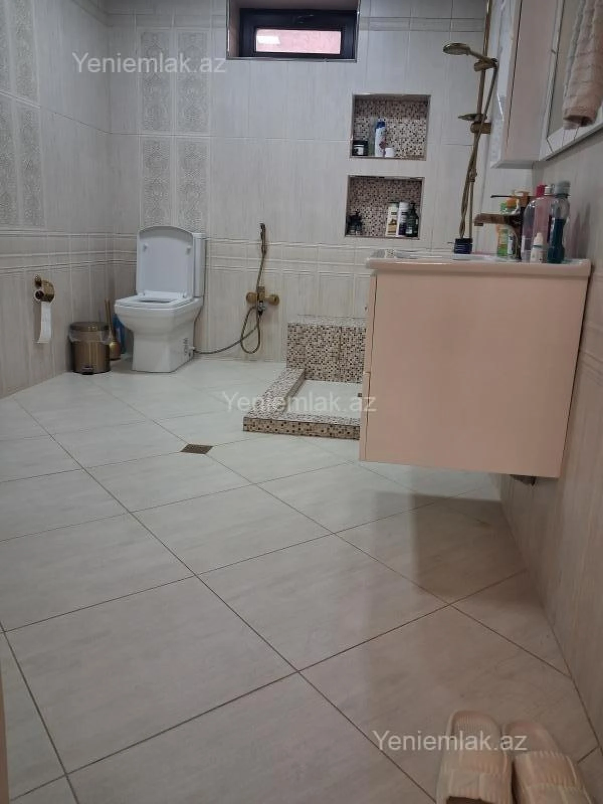 Satılır 5 otaqlı həyət evi 260 m²