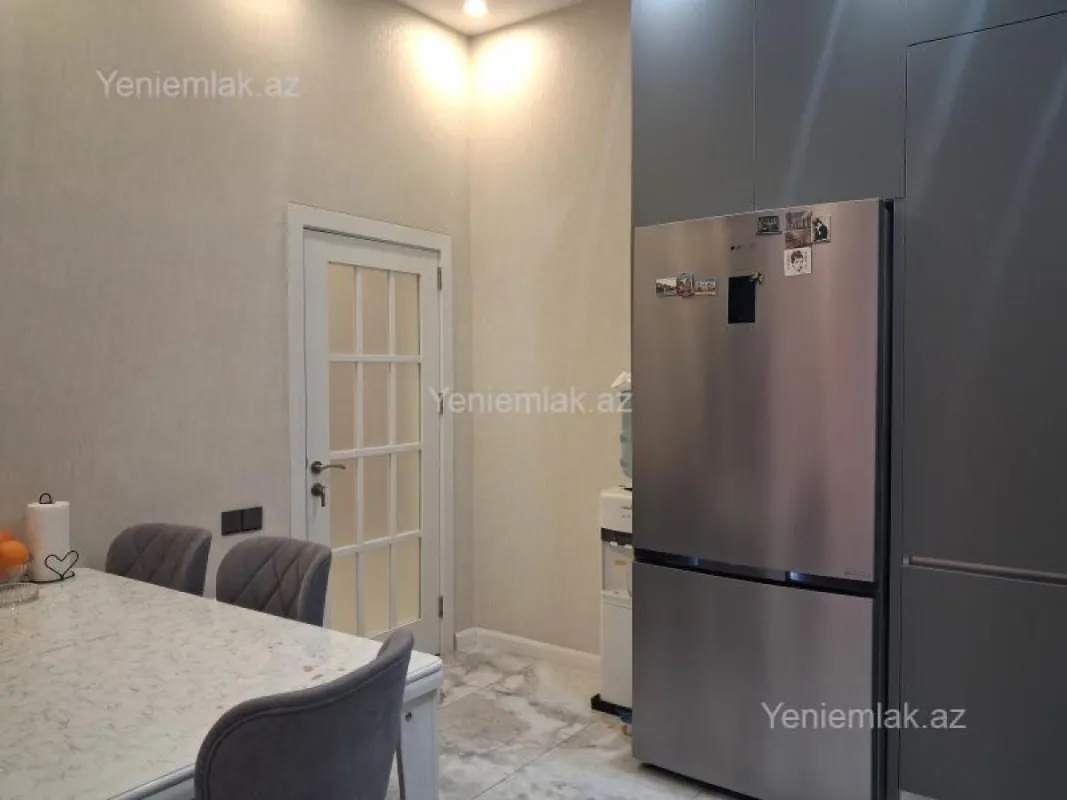Satılır 5 otaqlı həyət evi 260 m²