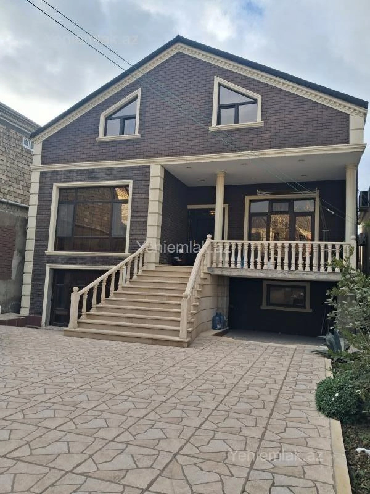 Satılır 5 otaqlı həyət evi 260 m²