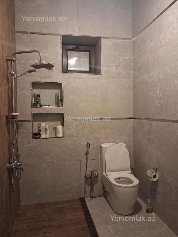 Satılır 5 otaqlı həyət evi 260 m²