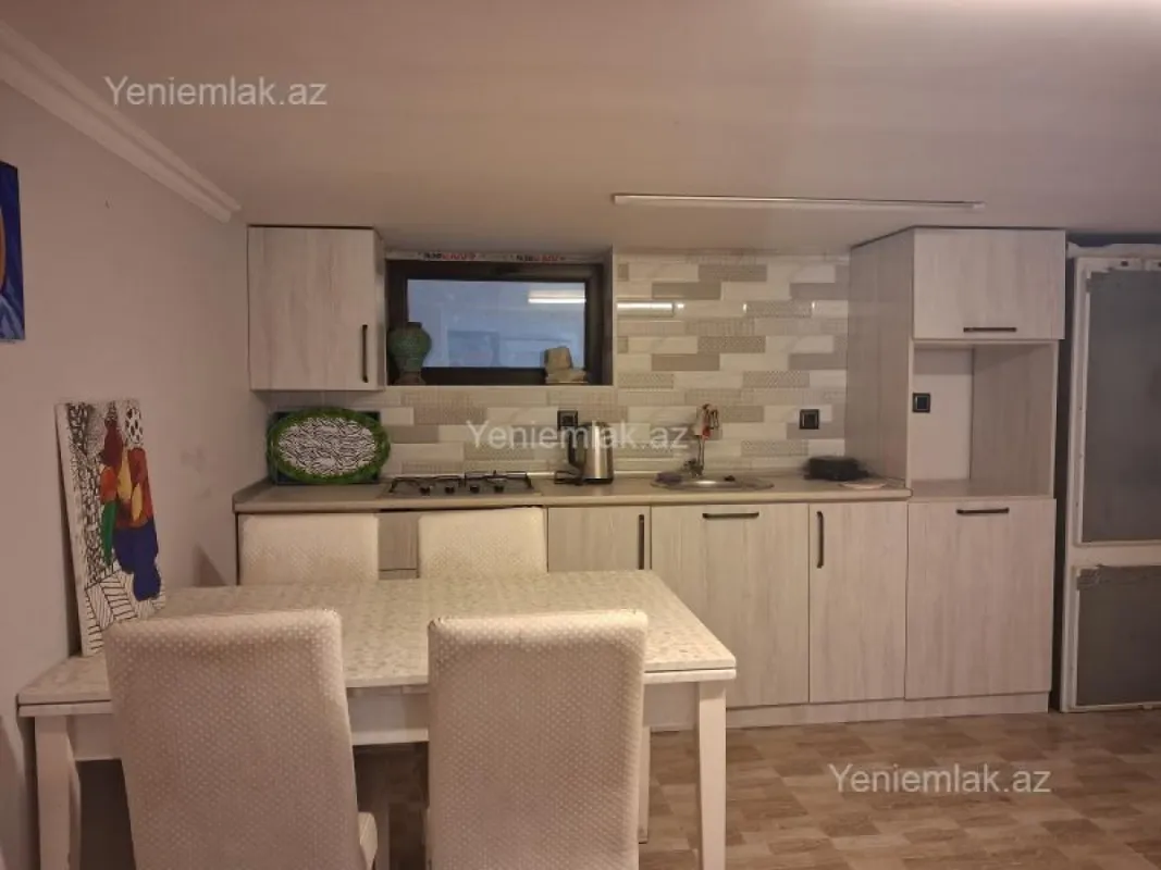 Satılır 5 otaqlı həyət evi 260 m²