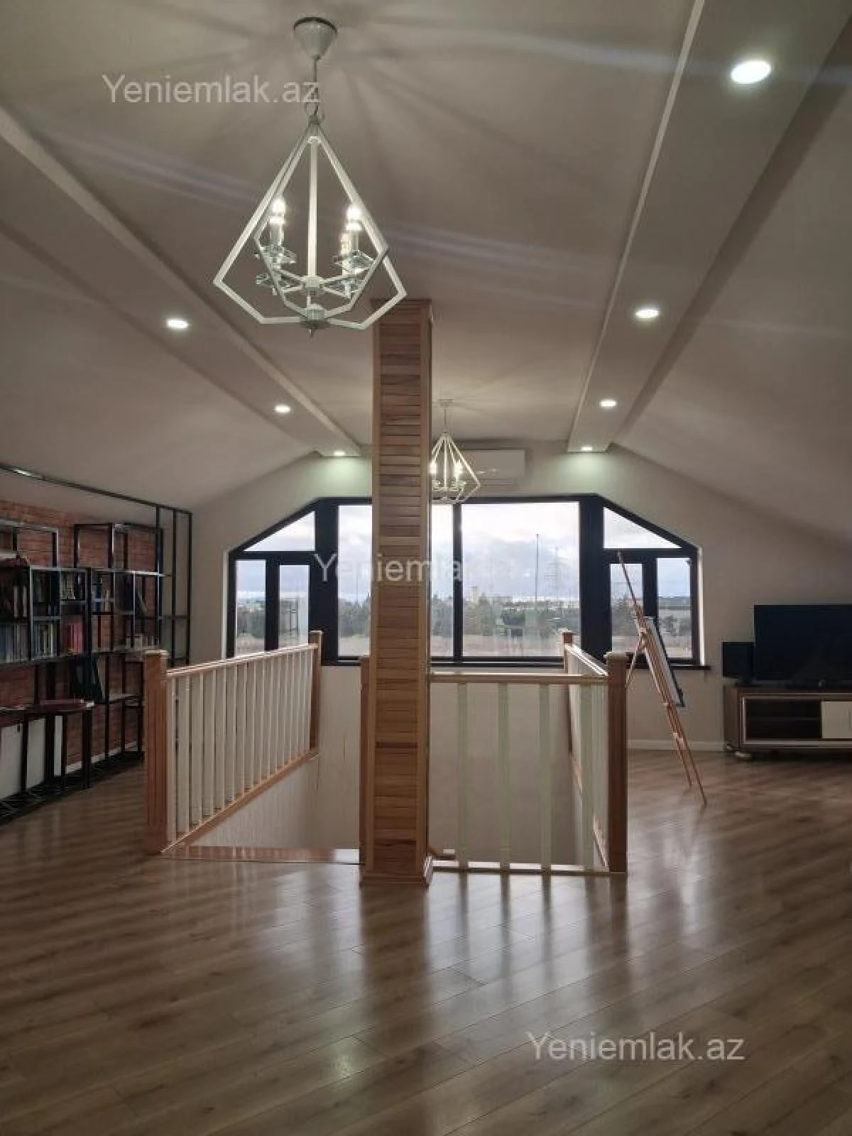 Satılır 5 otaqlı həyət evi 260 m²