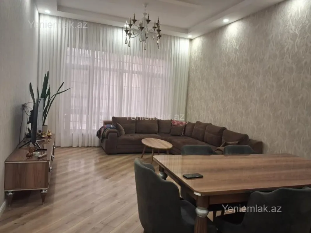 Satılır 5 otaqlı həyət evi 260 m²