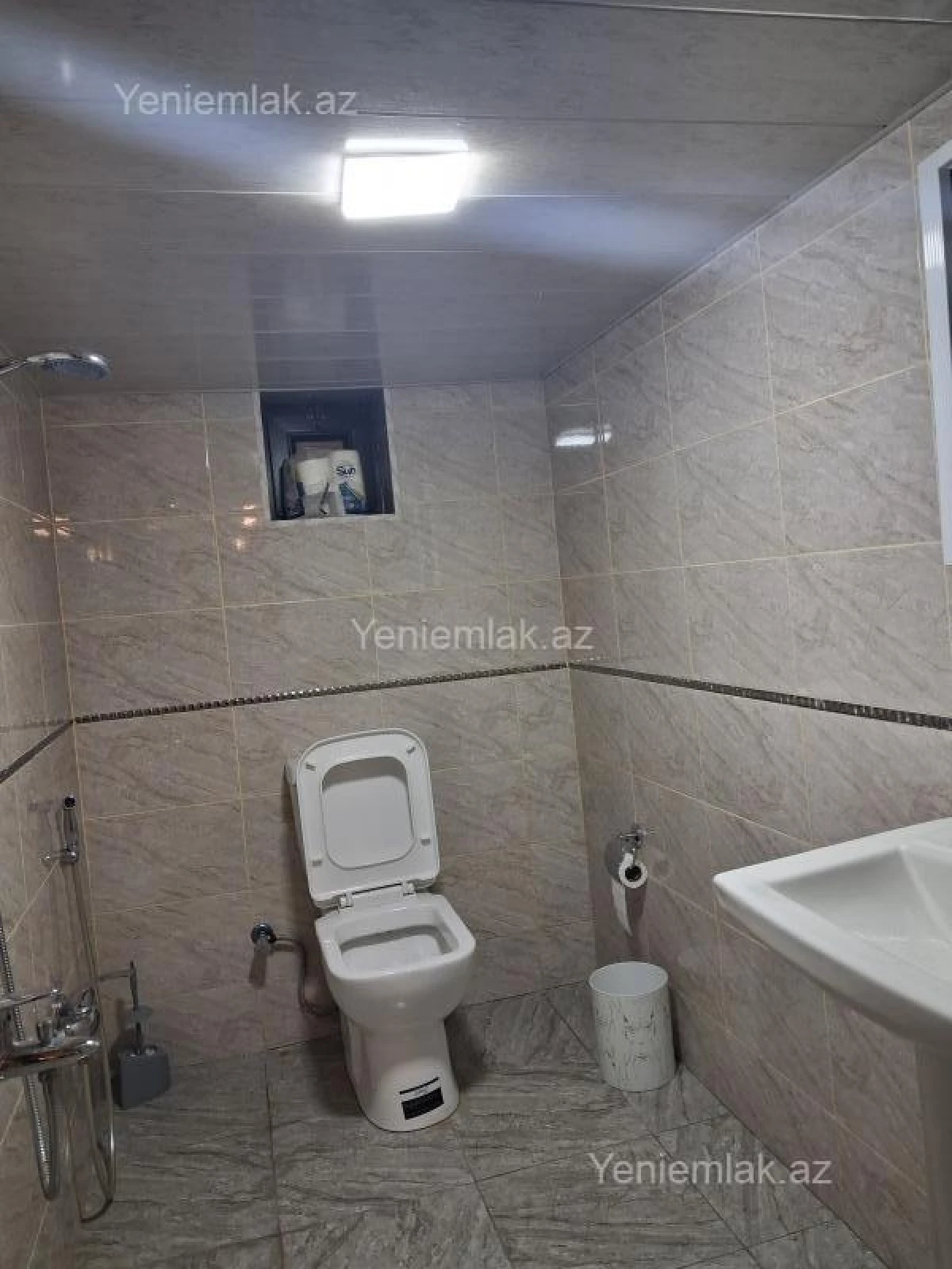 Satılır 5 otaqlı həyət evi 260 m²