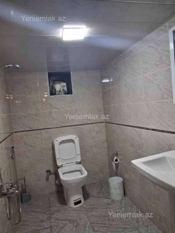 Satılır 5 otaqlı həyət evi 260 m²