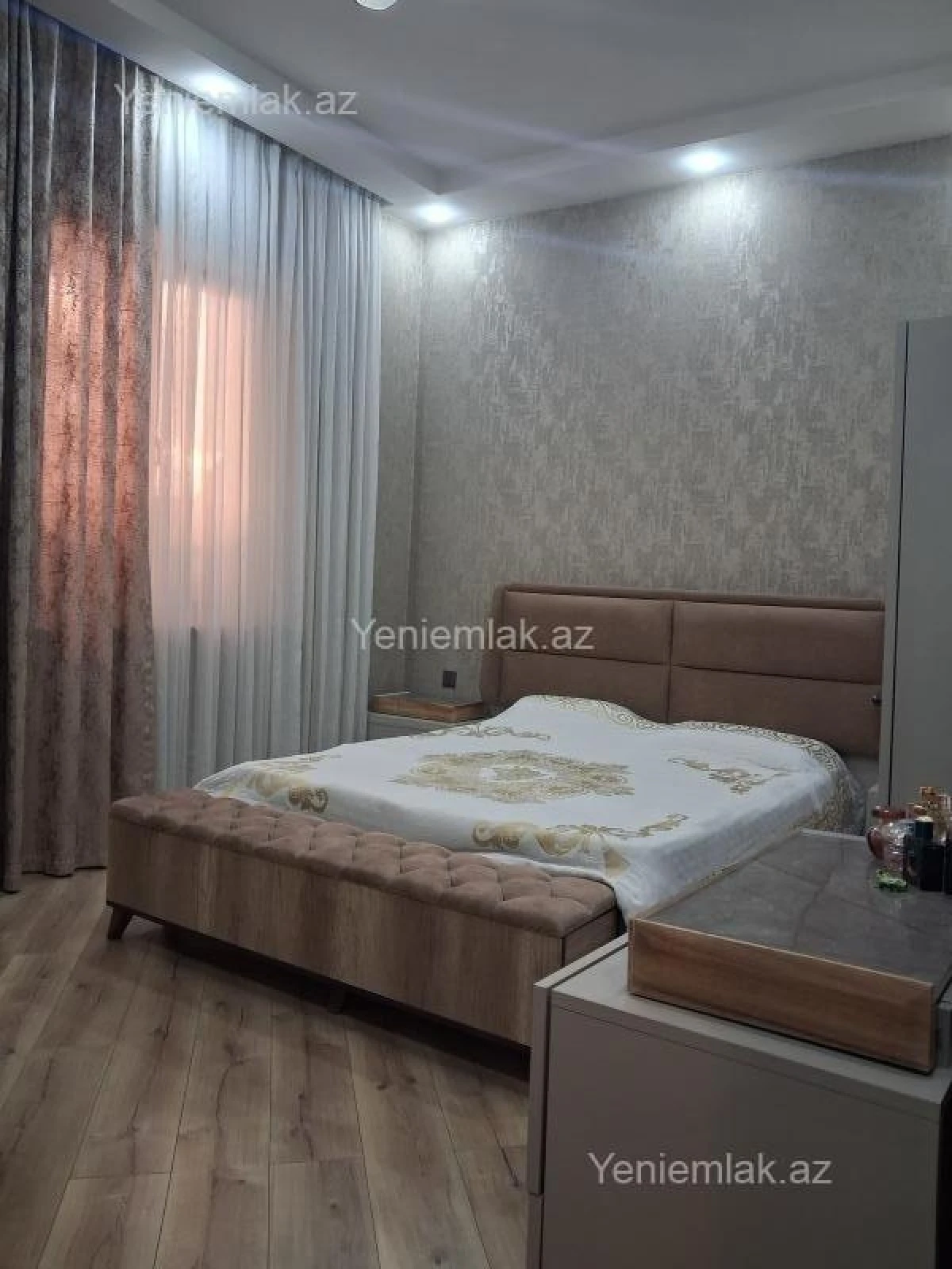 Satılır 5 otaqlı həyət evi 260 m²
