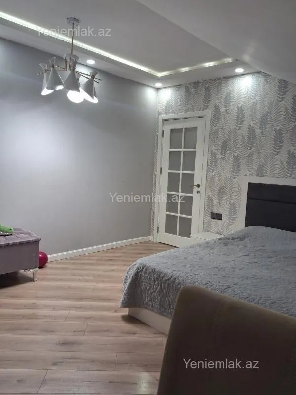 Satılır 5 otaqlı həyət evi 260 m²
