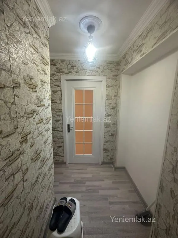 Satılır 1 otaqlı köhnə tikili 35 m²
