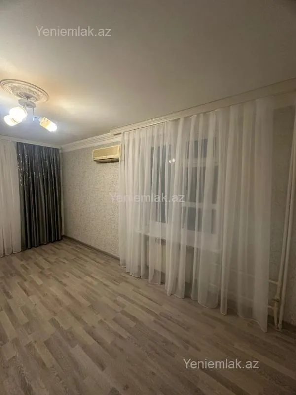 Satılır 1 otaqlı köhnə tikili 35 m²