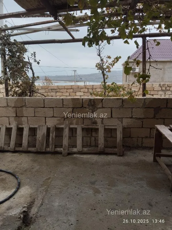 Satılır 5 otaqlı həyət evi 100 m²