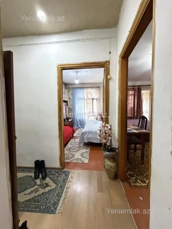 Satılır 3 otaqlı köhnə tikili 75 m²