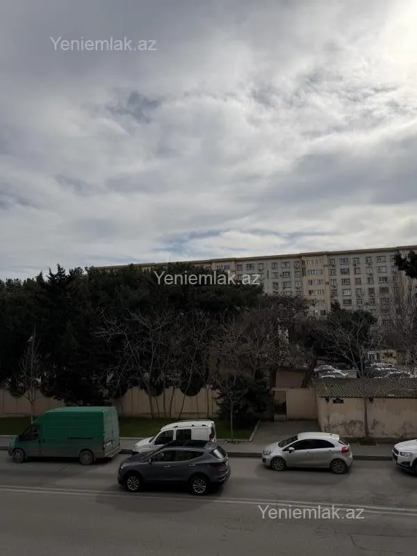 Satılır 3 otaqlı köhnə tikili 75 m²