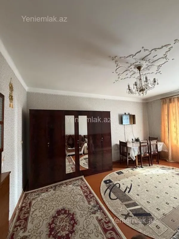 Satılır 3 otaqlı köhnə tikili 75 m²