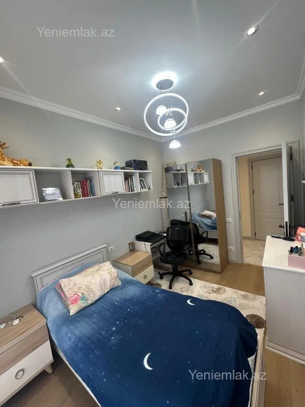 Satılır 4 otaqlı yeni tikili 120 m²