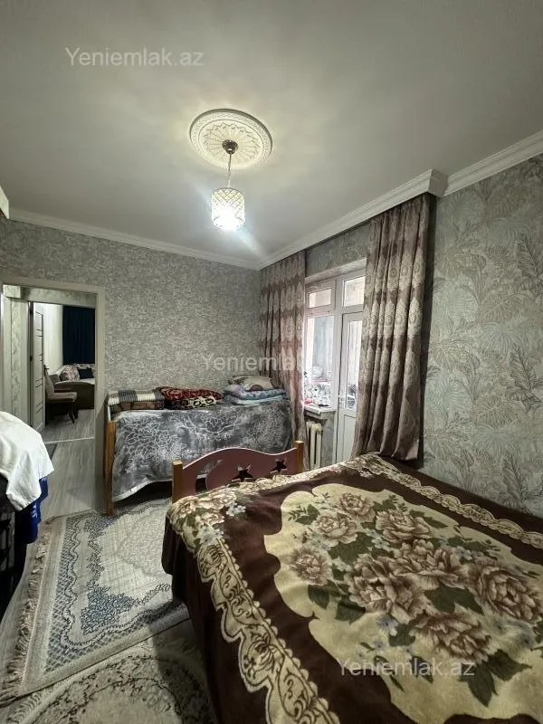 Satılır 2 otaqlı köhnə tikili 65 m²
