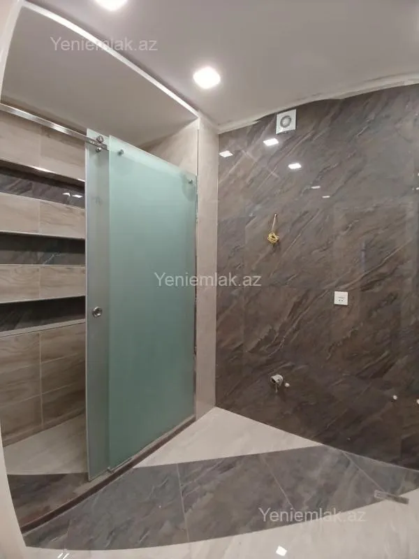 Satılır 4 otaqlı yeni tikili 250 m²