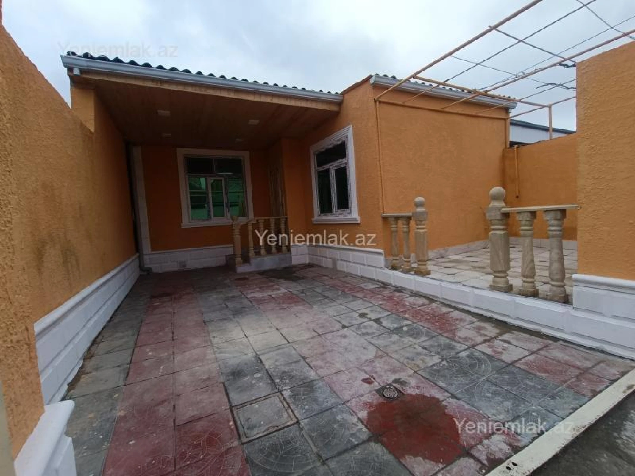 Satılır 4 otaqlı həyət evi 82 m²