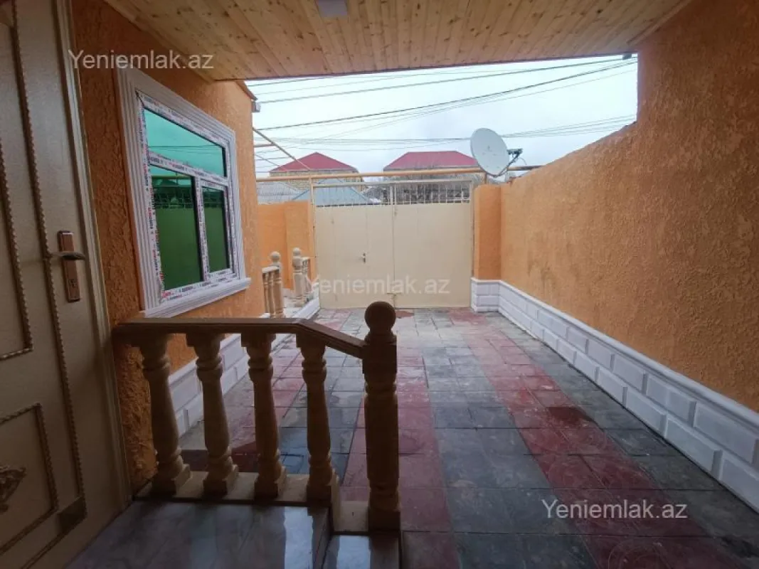 Satılır 4 otaqlı həyət evi 82 m²