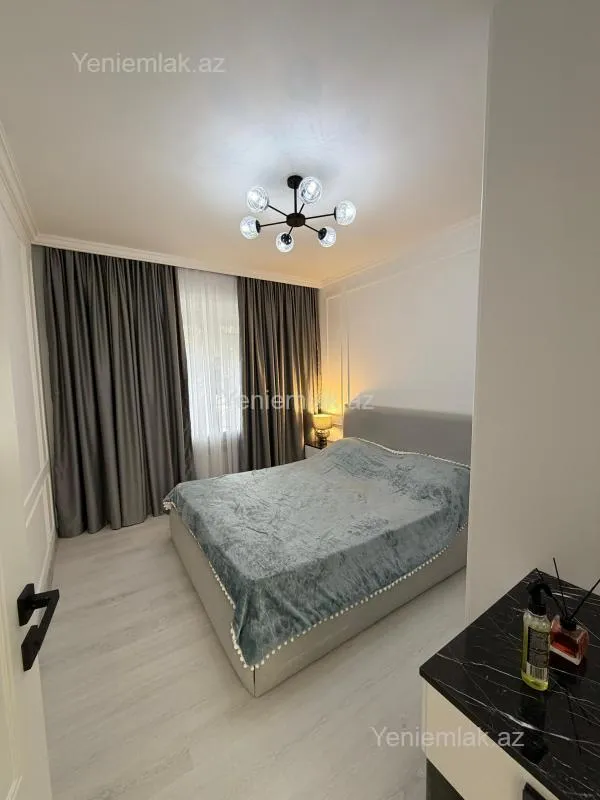 Satılır 2 otaqlı köhnə tikili 60 m²