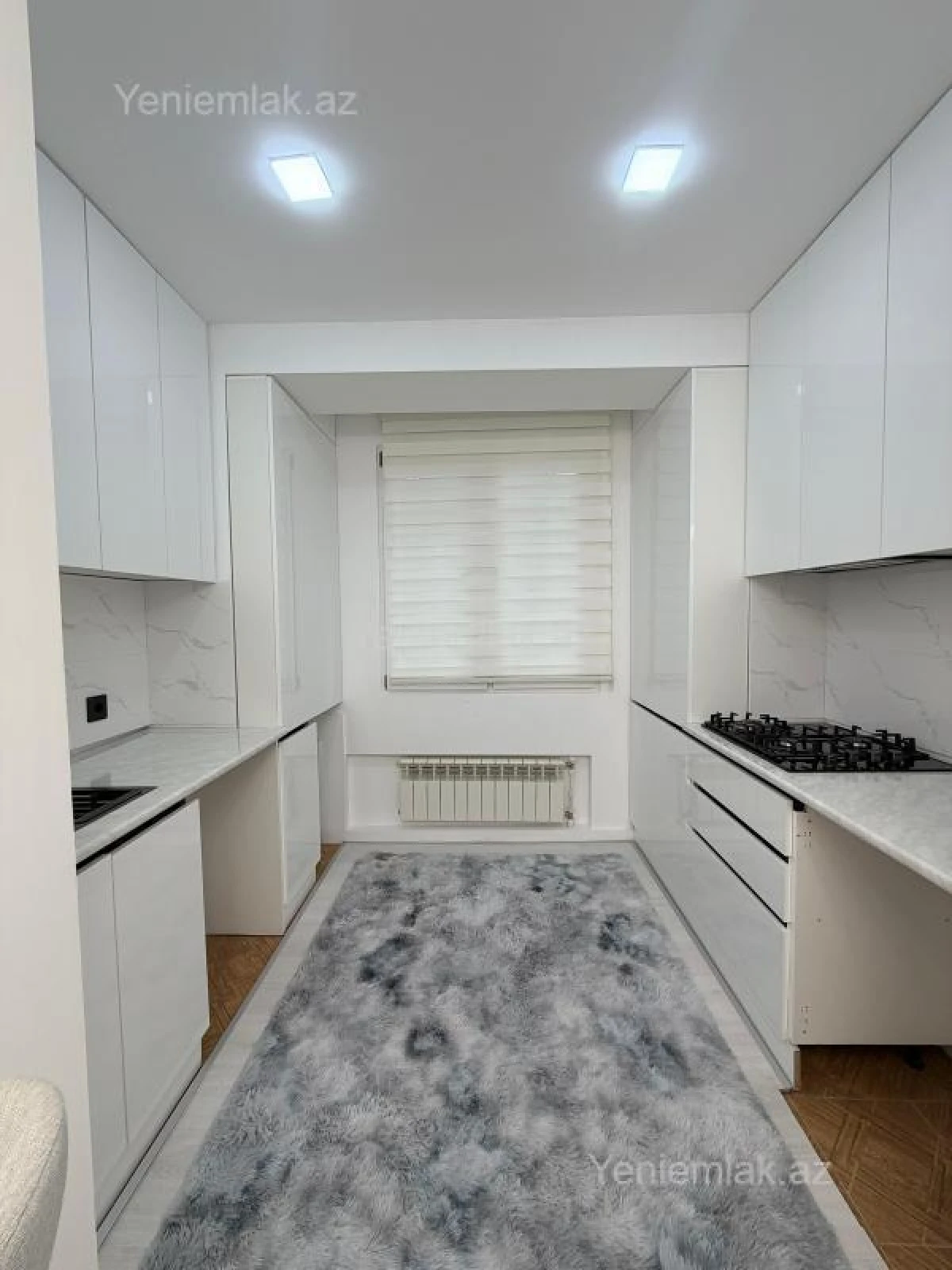 Satılır 2 otaqlı köhnə tikili 60 m²