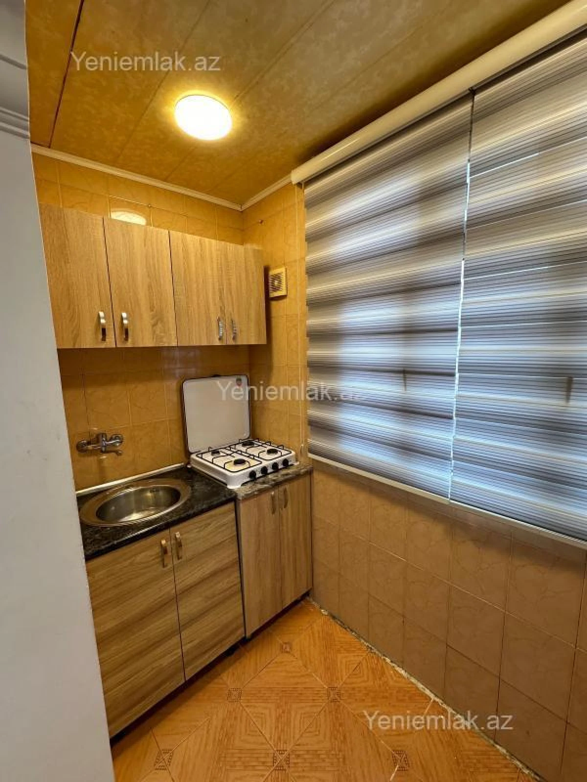 Satılır 1 otaqlı köhnə tikili 40 m²