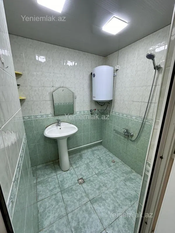 Satılır 1 otaqlı köhnə tikili 40 m²