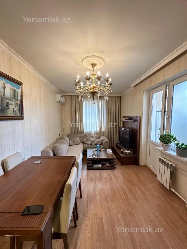 Satılır 2 otaqlı köhnə tikili 60 m²