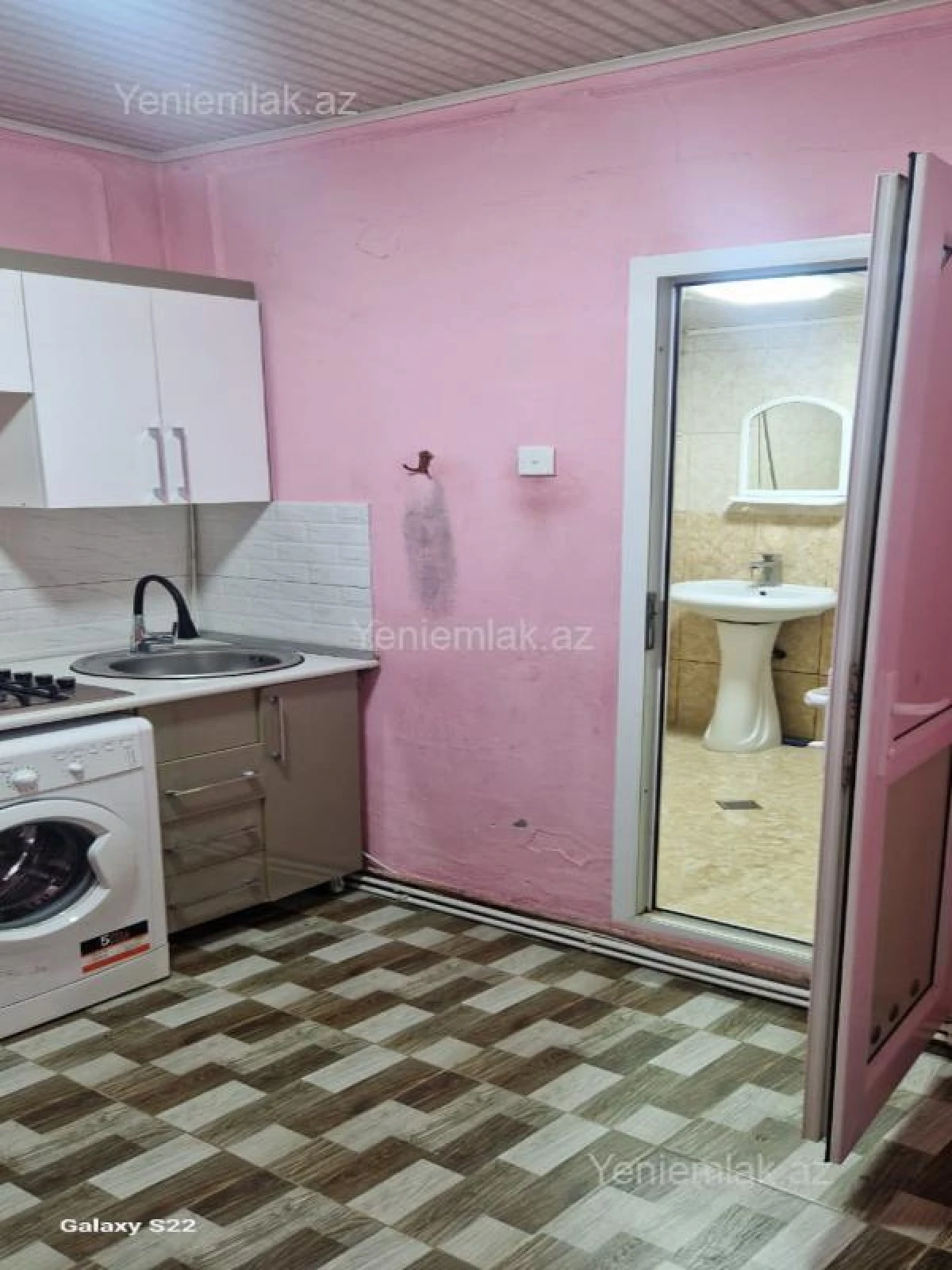 Satılır 1 otaqlı köhnə tikili 42 m²