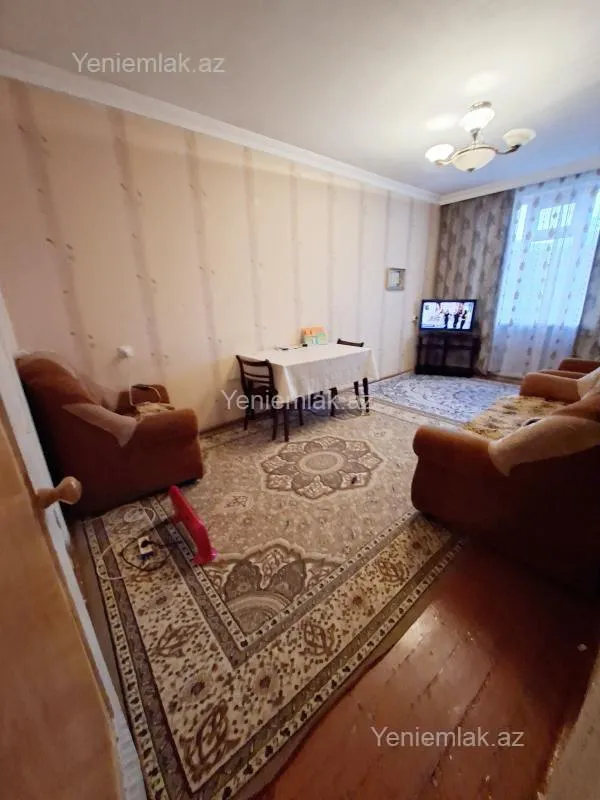 Satılır 3 otaqlı köhnə tikili 80 m²