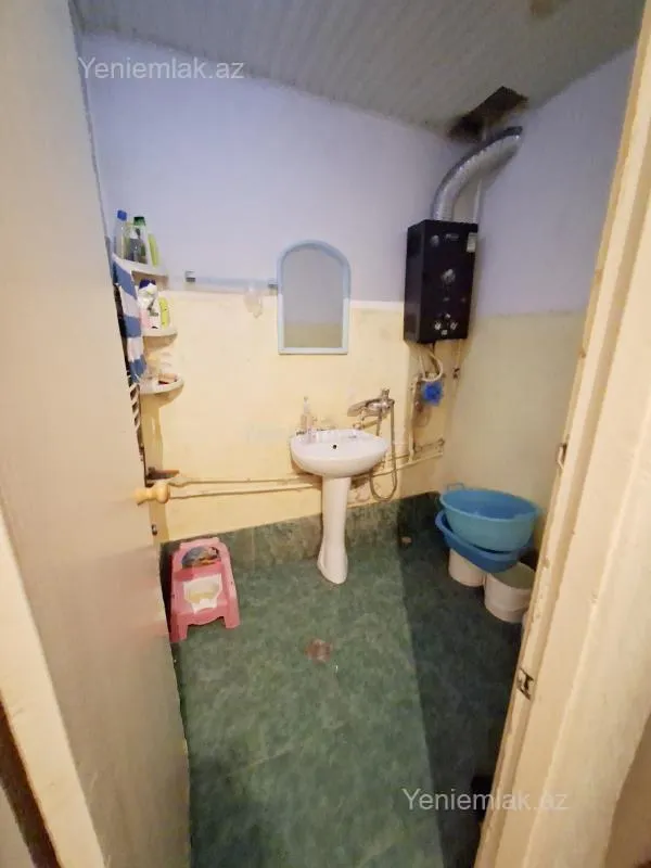 Satılır 3 otaqlı köhnə tikili 80 m²