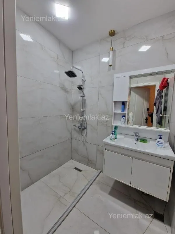 Satılır 3 otaqlı yeni tikili 107 m²