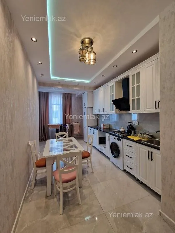 Satılır 3 otaqlı yeni tikili 107 m²