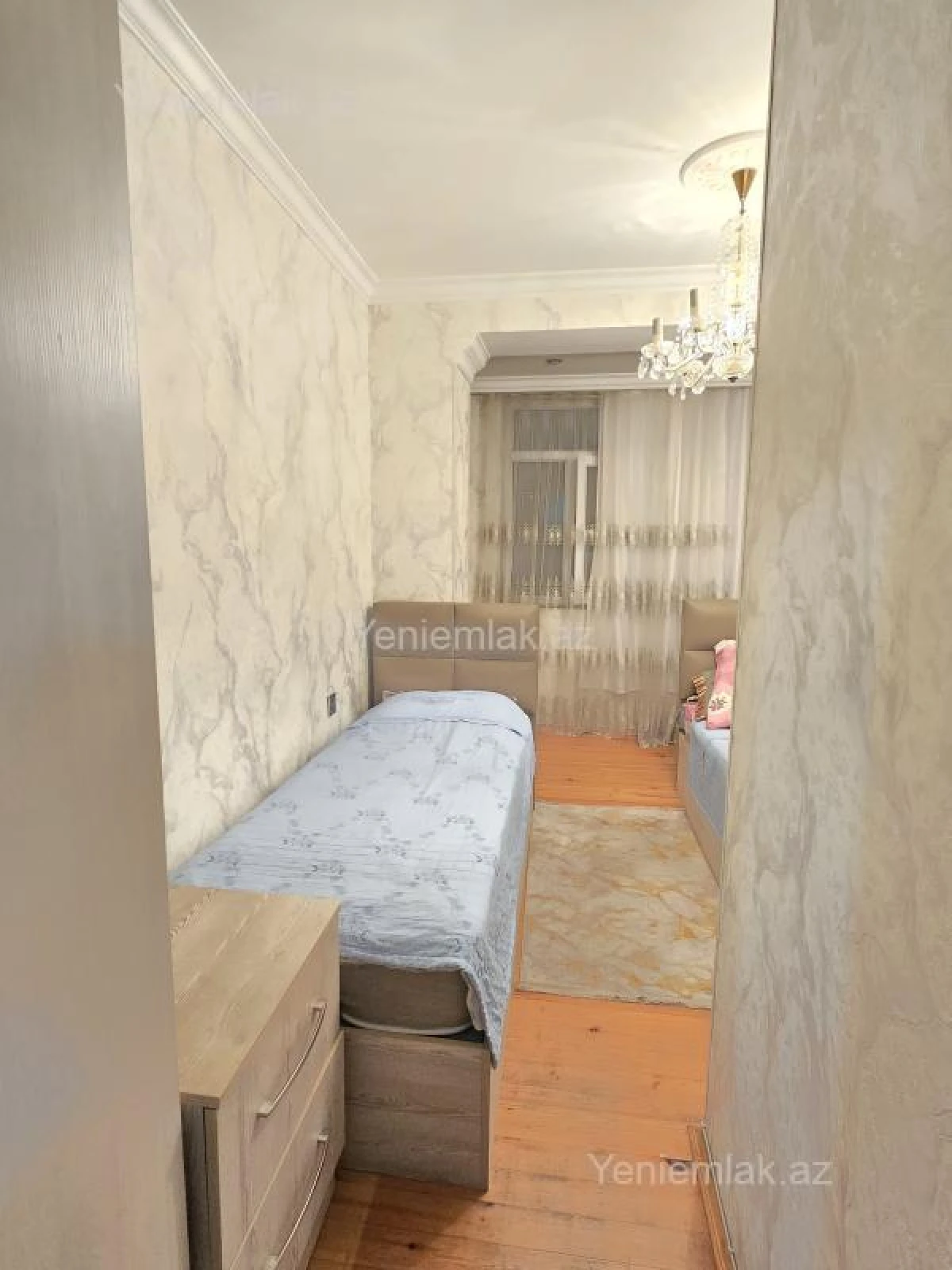 Satılır 1 otaqlı köhnə tikili 36 m²
