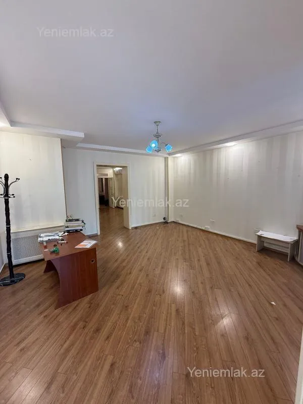 Satılır 1 otaqlı obyekt 143 m²