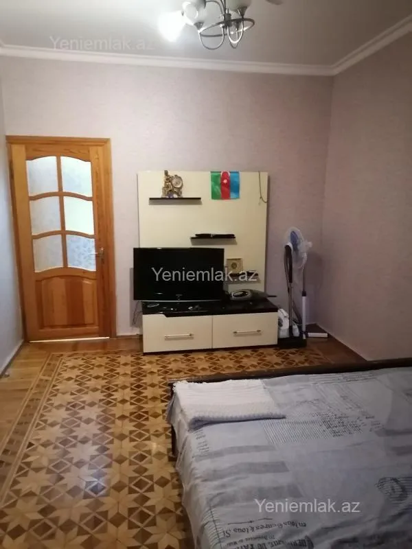 Satılır 3 otaqlı köhnə tikili 79.9 m²