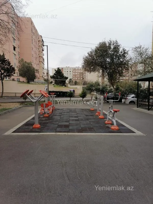 Satılır 3 otaqlı köhnə tikili 79.9 m²