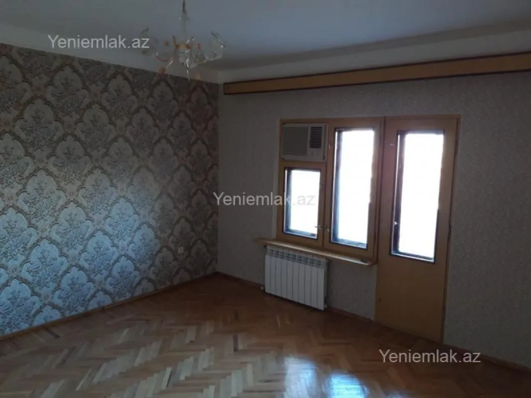 Satılır 3 otaqlı köhnə tikili 85 m²