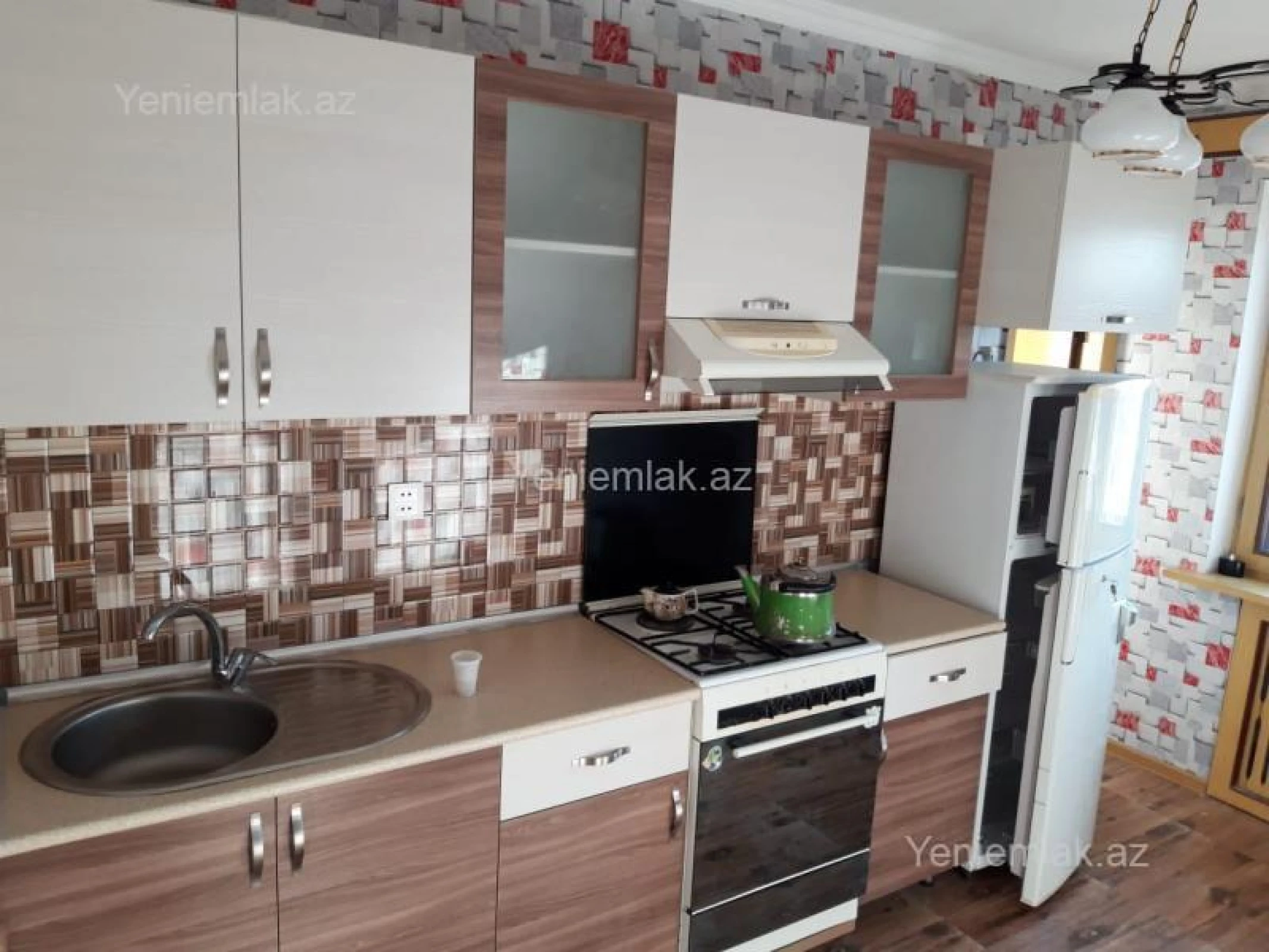Satılır 3 otaqlı köhnə tikili 85 m²