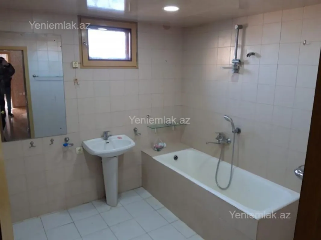 Satılır 3 otaqlı köhnə tikili 85 m²