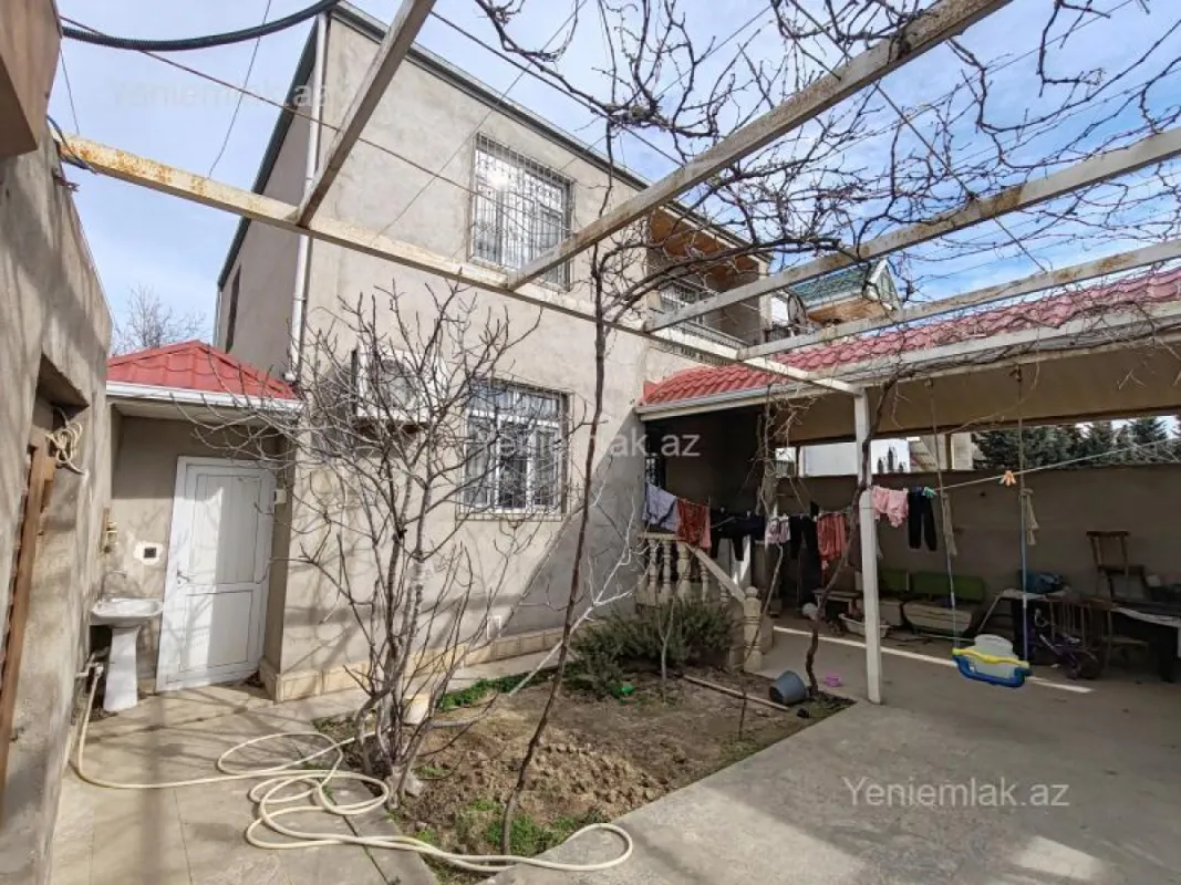 Satılır 4 otaqlı həyət evi 109.7 m²