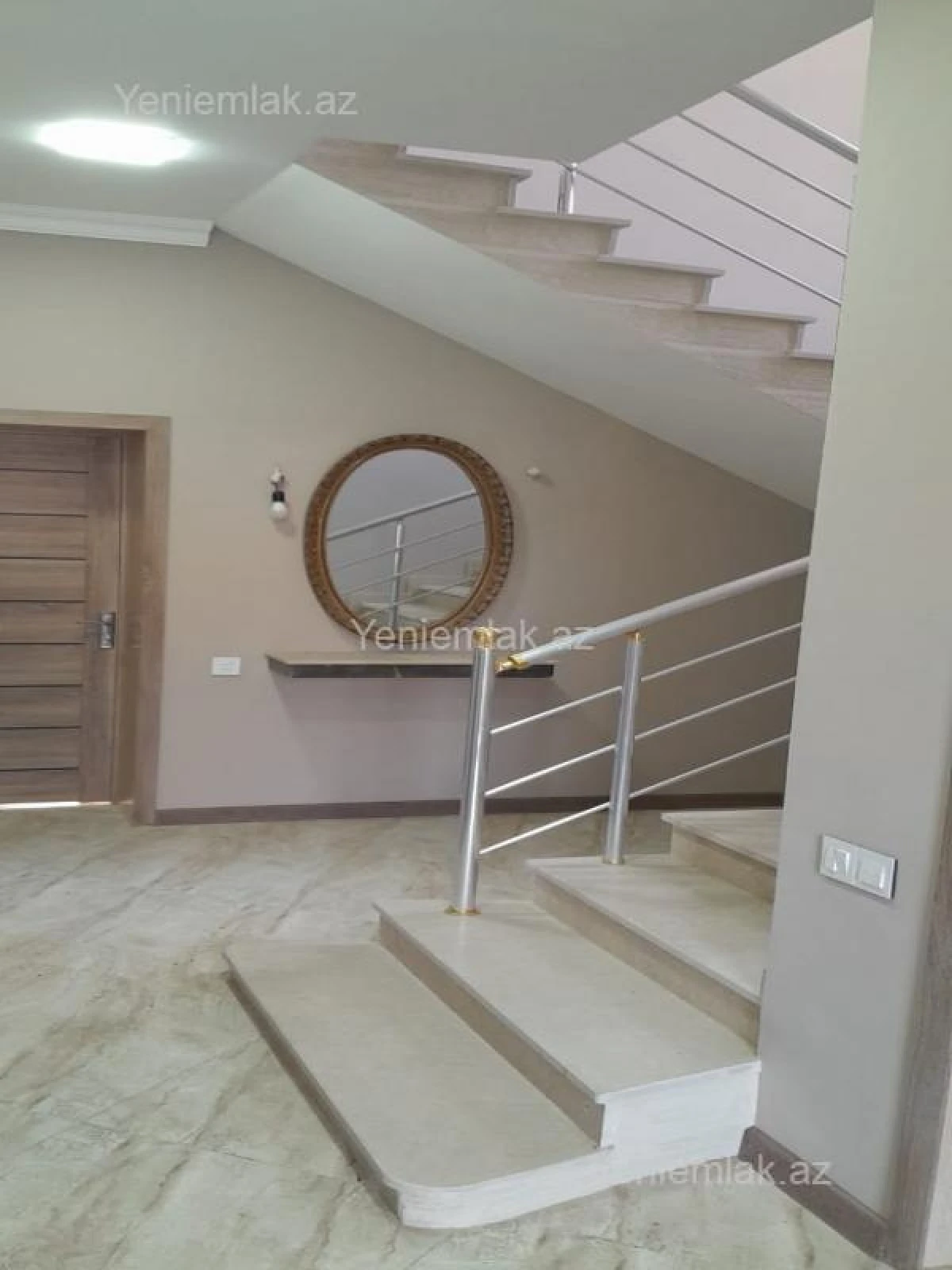 Satılır 6 otaqlı həyət evi 236 m²