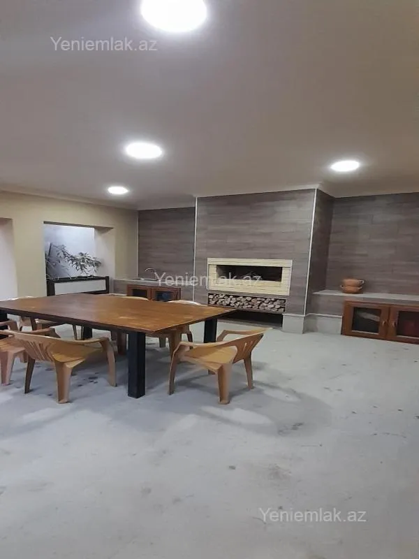 Satılır 6 otaqlı həyət evi 236 m²
