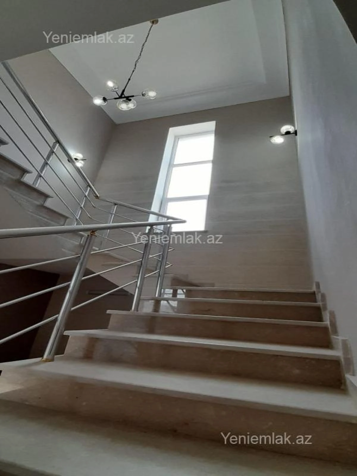 Satılır 6 otaqlı həyət evi 236 m²