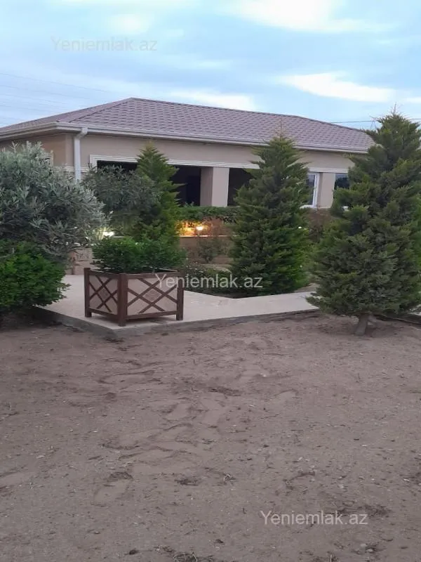 Satılır 6 otaqlı həyət evi 236 m²
