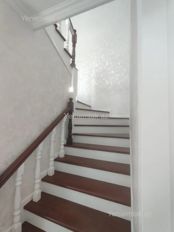 Satılır 4 otaqlı həyət evi 130 m²