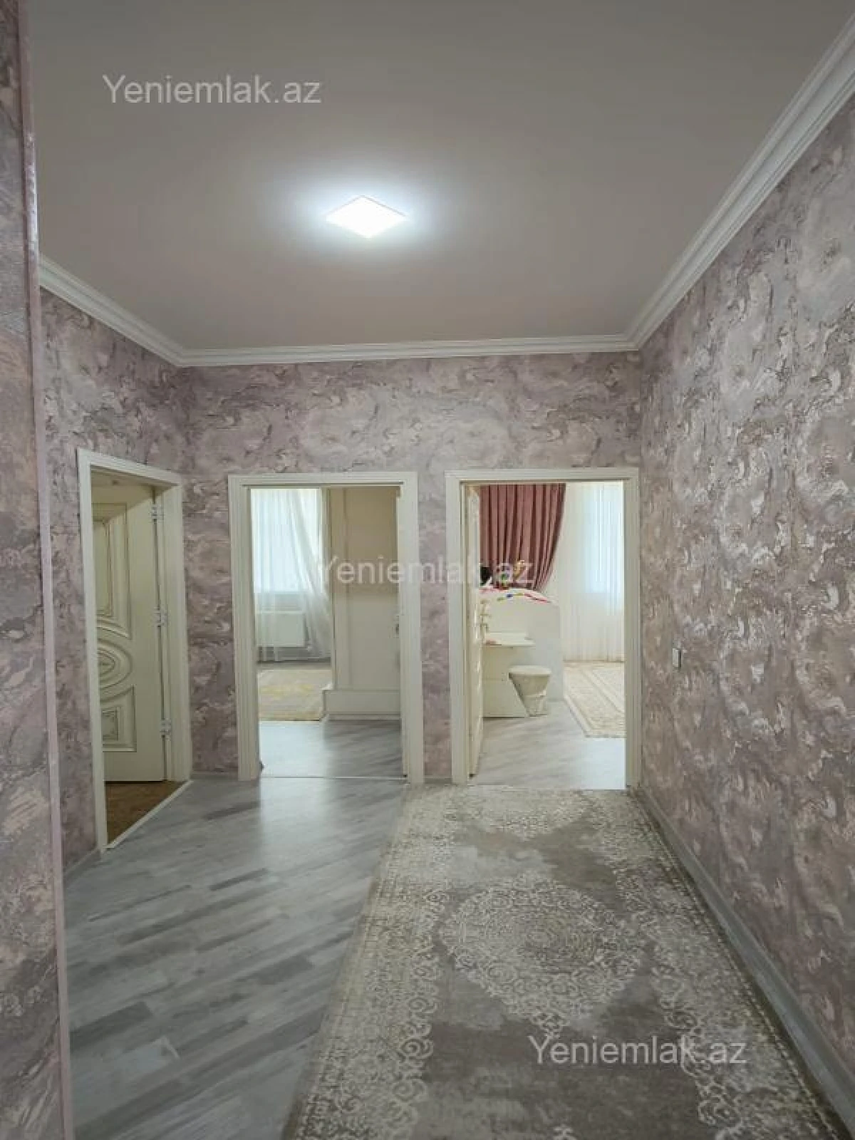 Satılır 4 otaqlı həyət evi 240 m²